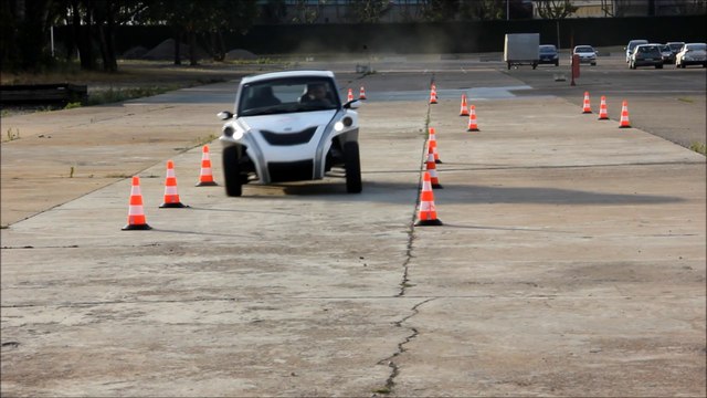 Courb - test de la baionnette de la voiture électrique C-ZEN