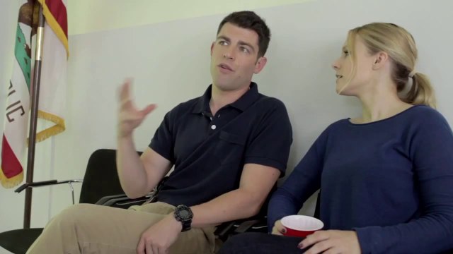 Veronica Mars (2014) - Featurette On Set With Max Greenfield [VO-HD]