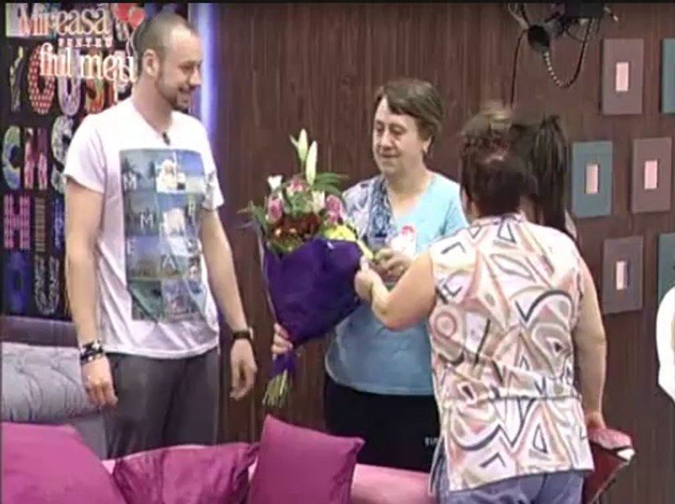 mami lui pingu primeste flori 05.03.2014