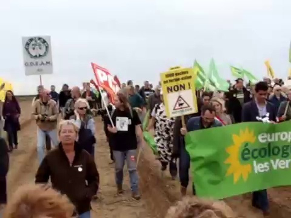 RASSEMBLEMENT  CONTRE LA FERME AUX 1000 VACHES