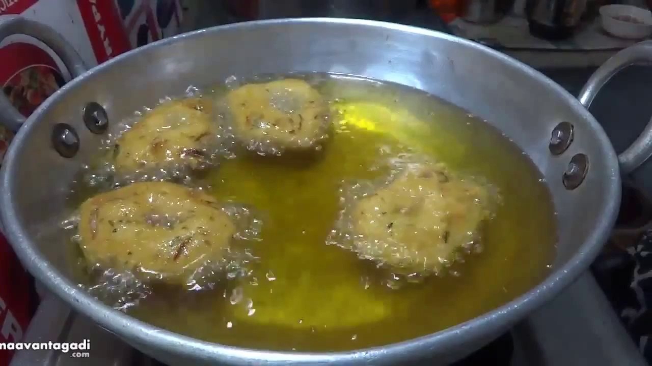 ULLI GARELU PREPARATION IN TELUGU (ఉల్లి గారెలు తయారుచేయుట)
