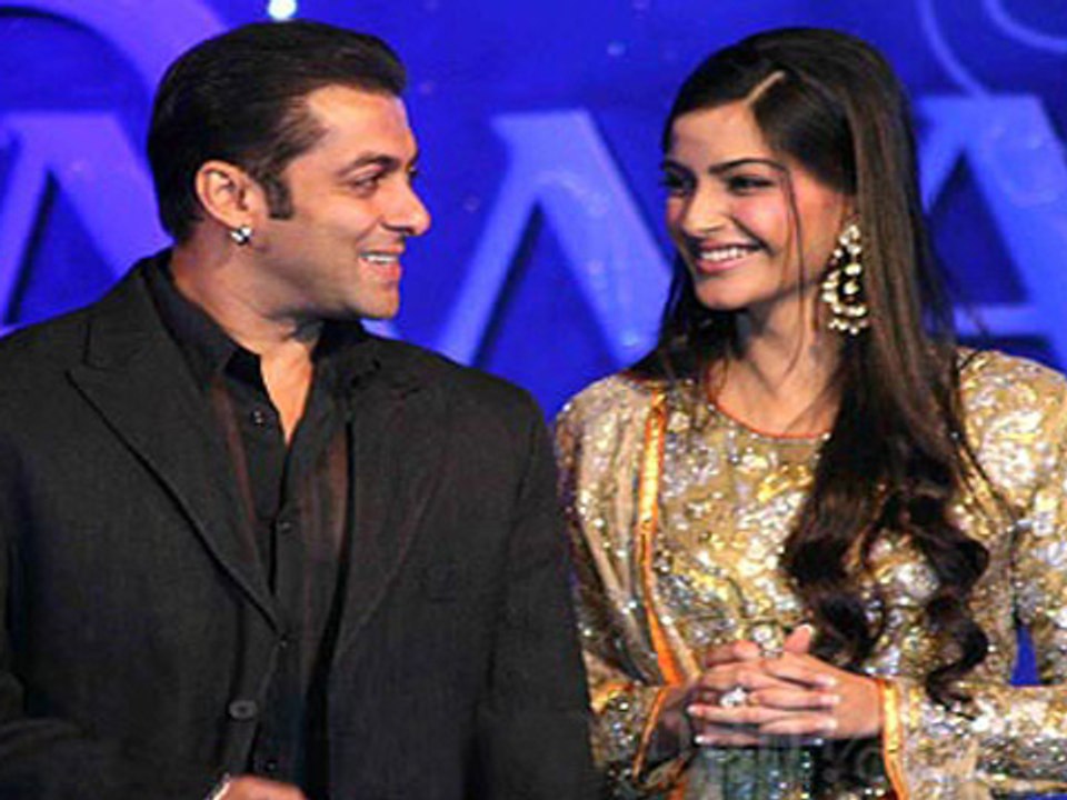Sonam Kapoor To Romance Salman Khan In Sooraj Barjatya Film