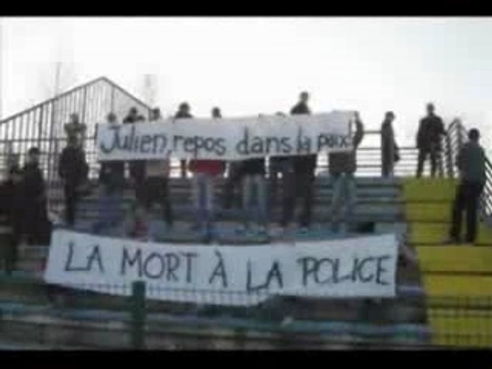 hommage julien psg