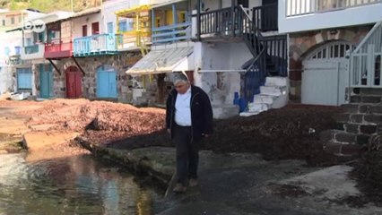 Grecia: caza marina con lanza y lámpara (Serie Europa de noche) | Europa semanal