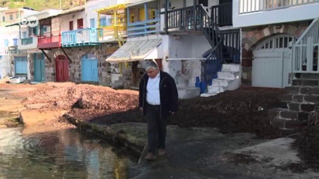 Grecia: caza marina con lanza y lámpara (Serie Europa de noche) | Europa semanal