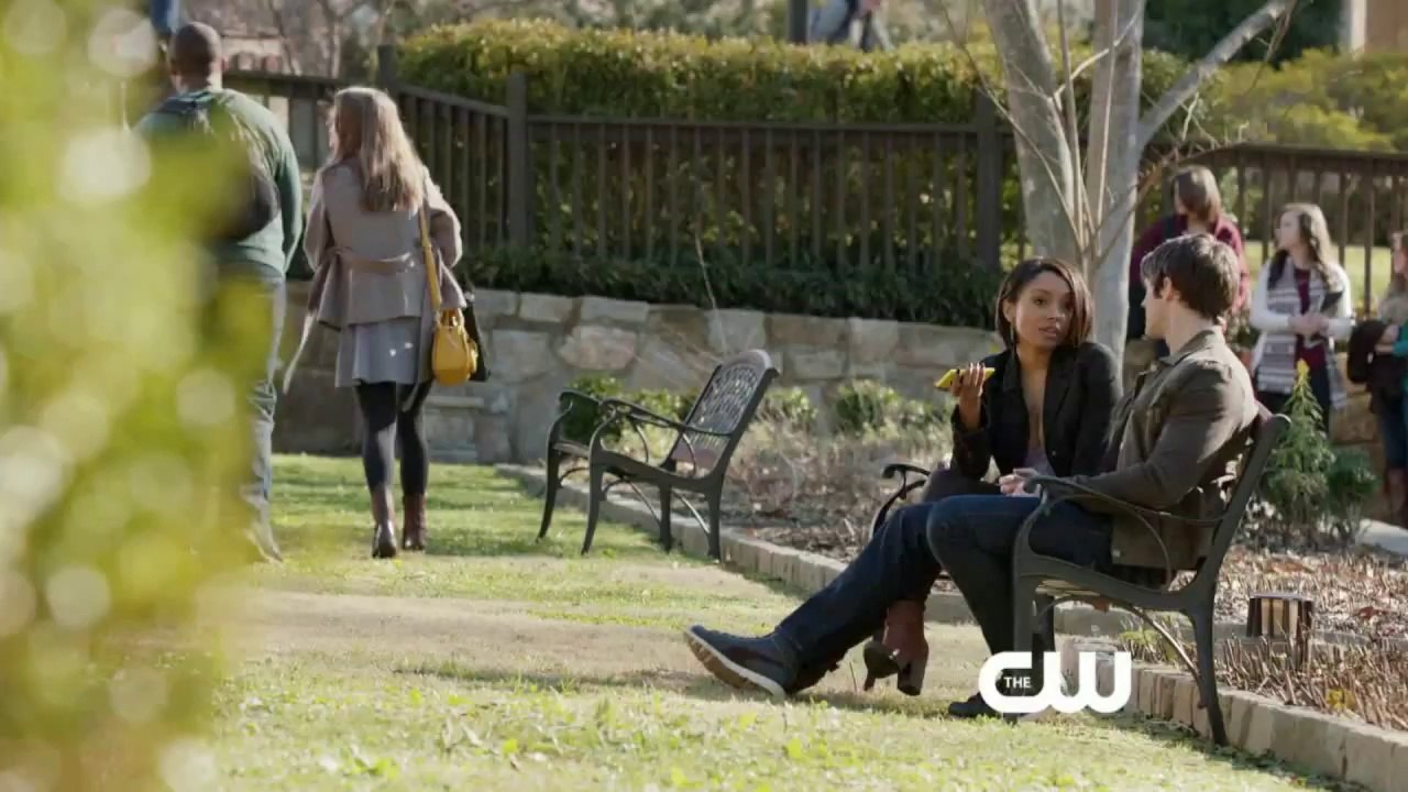 Vampire Diaries - 5x15 - Sneak Peek 2 - Extrait de "Gone Girl" (HD)