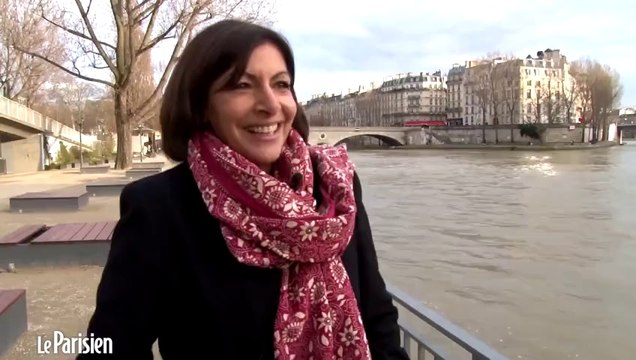 Municipales à Paris. Anne Hidalgo et ses balades en amoureux en bords de Seine (Le Parisien)