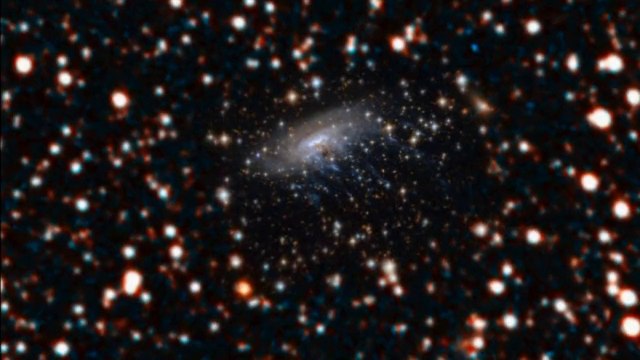 Incredible image shows galaxy being ripped apart
