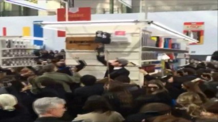 Scènes de pillage dans le supermarché Chanel