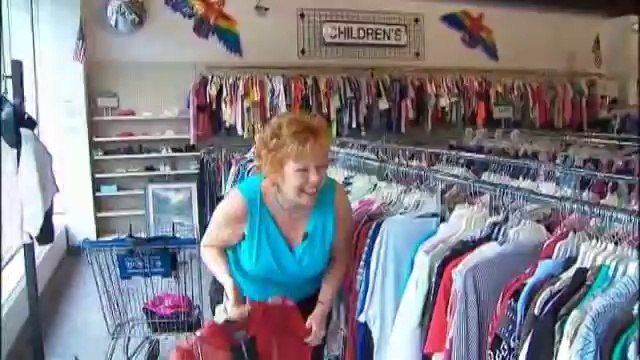 Femme avec un Rire de Klaxon