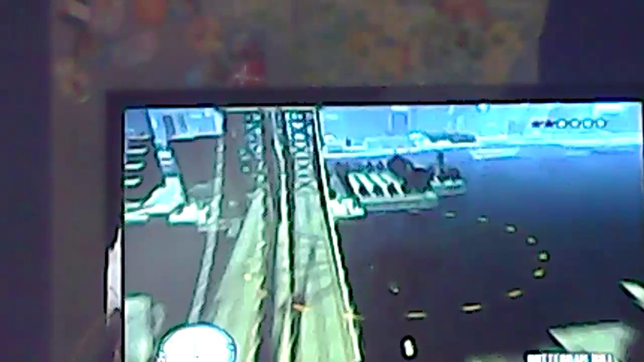 GTA 4 le carnage commence avec 3 personne  qui me regarde + 1autre