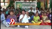 Polavaram residents protest merger with Seemandhra