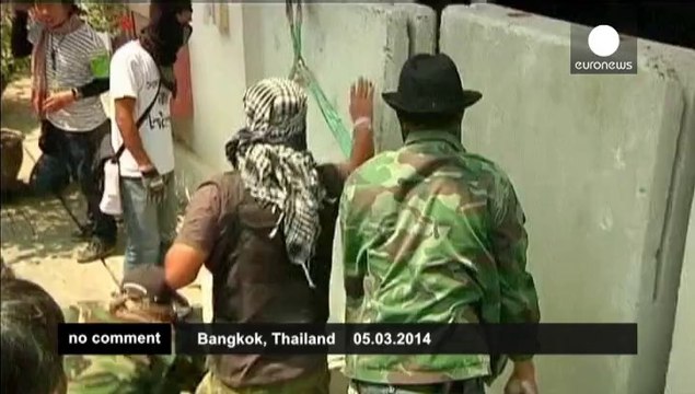 Thailand anti-government protesters try to shut down excise department