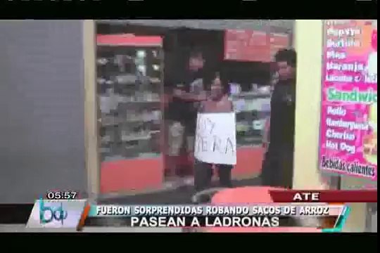 Ladronas se salvaron de una golpiza por comerciantes de mercado en Ate Vitarte