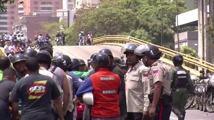 Confronto em Caracas deixa dois mortos