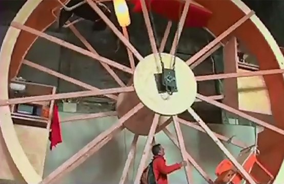 Zap télé: Un hamster humain à New York... Copé médite sur la nature humaine