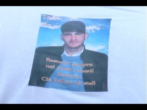 Ercolano (NA) - Ucciso in una rissa, i funerali di Gaetano Lavini -live- (06.03.14)