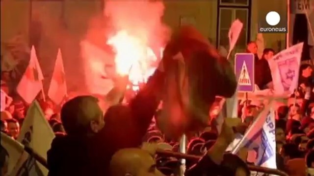 Portogallo, poliziotti manifestano contro i tagli allo stipendio