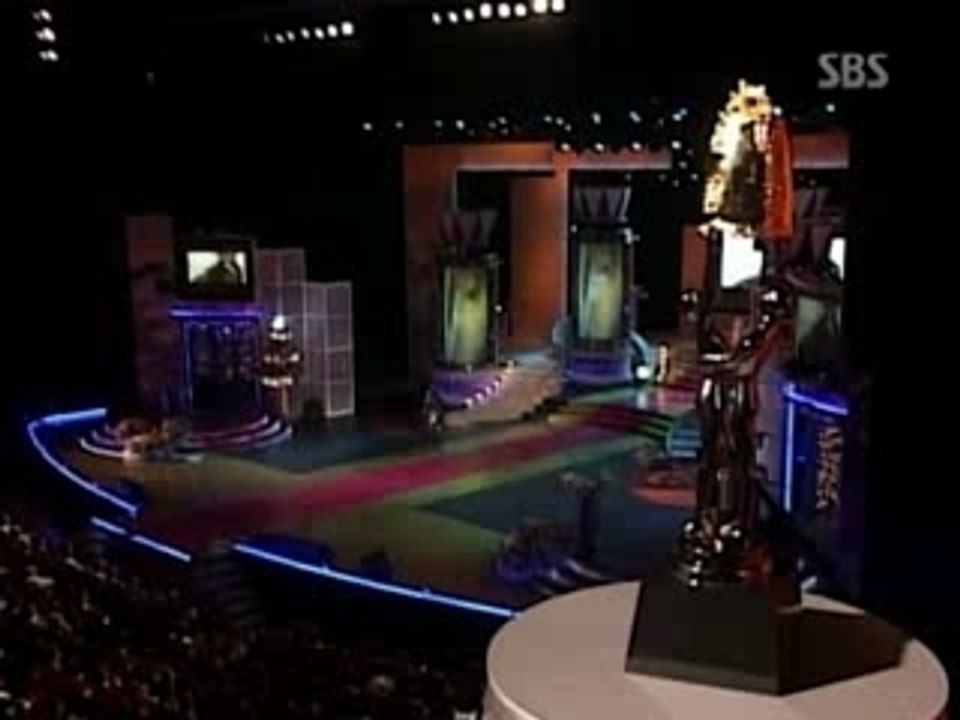 BoA - Girls on Top live