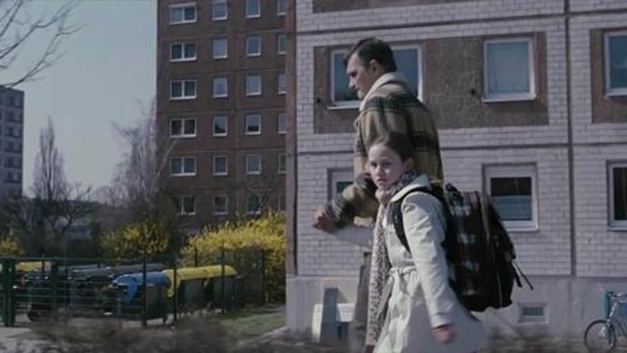 Circles - Trailer (Deutsch) HD