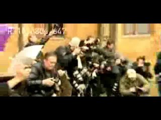 Bilawal Bhutto Zardari poses for photographers at Christ Church College in Oxford,