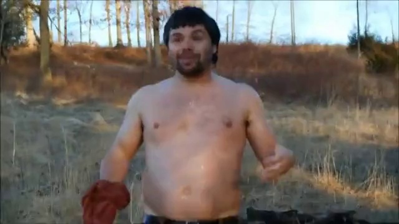 Man falls on ice! very funny and cool... Lol