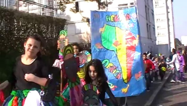 VESOUL : TRADITIONNEL CARNAVAL AVEC LES ENFANTS DU QUARTIER DU MONTMARIN