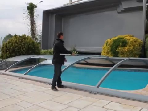 Abri de piscine visio - systeme d'ouverture innovant