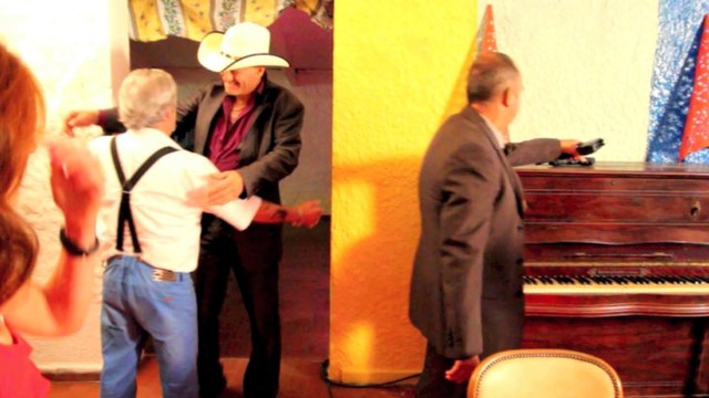 HAMEAU : Alain FORTUNAT (court-métrage + extraits)