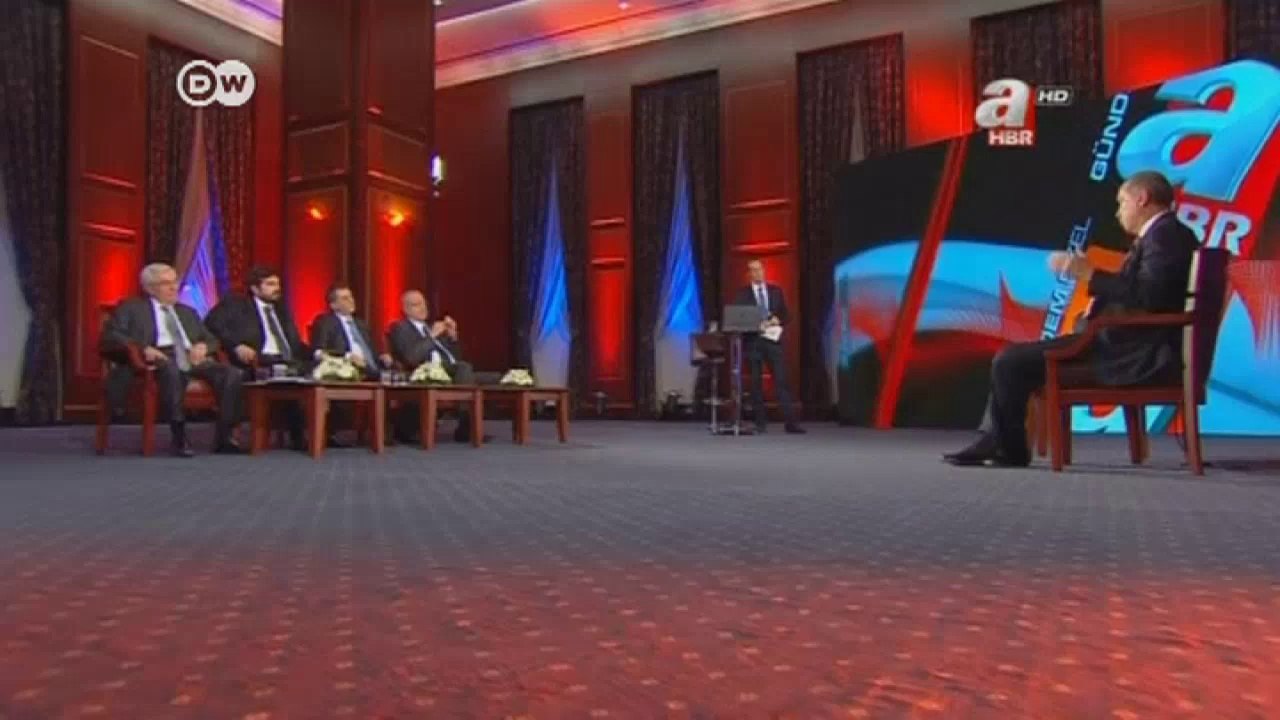 Erdogan will Facebook verbieten | Journal