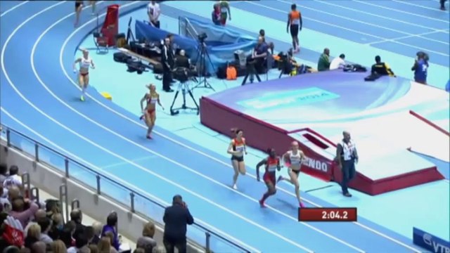 Whiting retains shotput crown