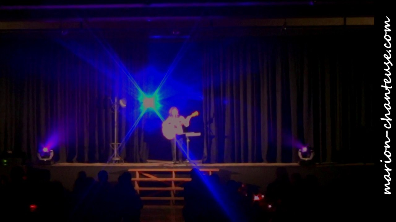 Jeune et con par Marion Chanteuse - Live Mansle