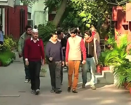 AAP’s Kumar Vishwas booked for violation of model code