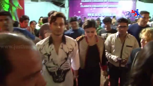 Soha And Kunal For Globle Warming Awareness | Bollywood News | Latest B-Town News | Bollywood Celebs