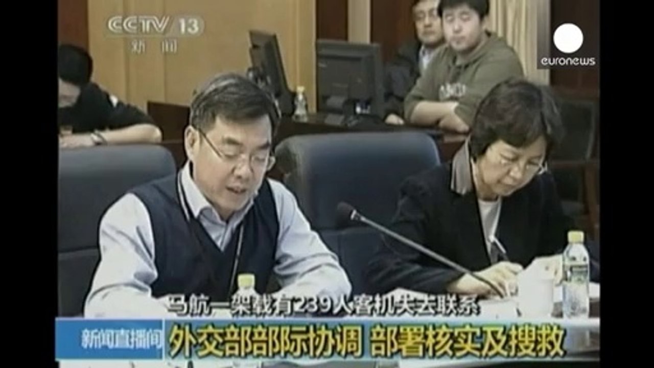 'Oil slicks' could provide a clue to the fate of missing Malaysia Airlines flight MH370