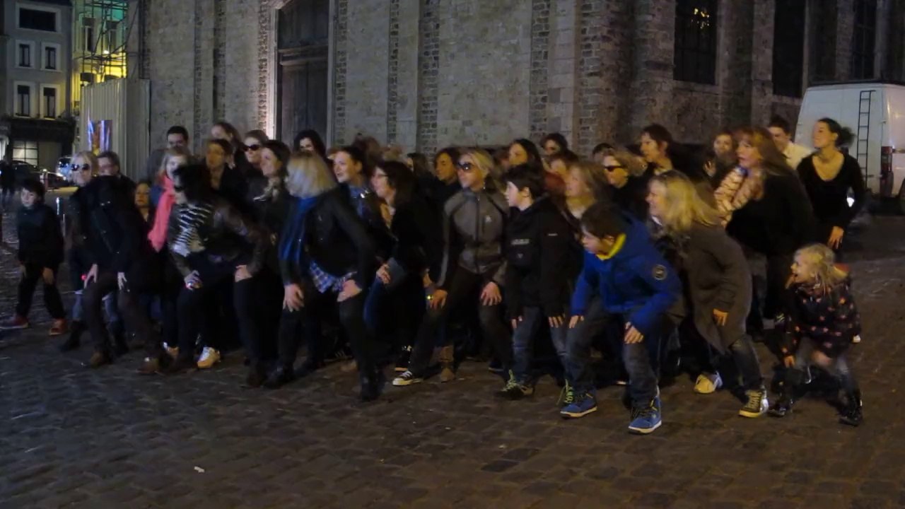 Boulogne-sur-Mer : flashmob des Ladies Circle sur Treasure de Bruno Mars