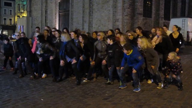 Boulogne-sur-Mer : flashmob des Ladies Circle sur Treasure de Bruno Mars