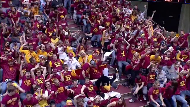 Le public d'Iowa State se moque de Marcus Smart en imitant un flopping