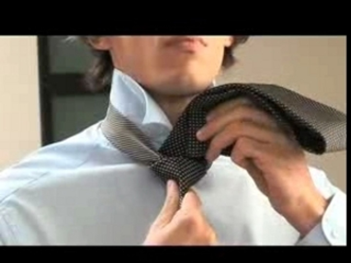 Comment nouer une cravate - Vidéo Dailymotion