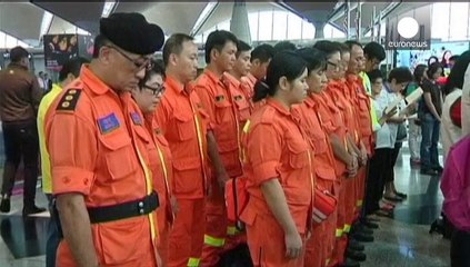 Kaybolan uçağın yolcuları için havaalanlarında törenler yapılıyor