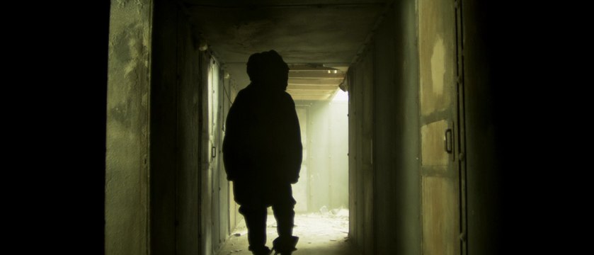 Aux Yeux des Vivants (2014) - Theatrical Trailer