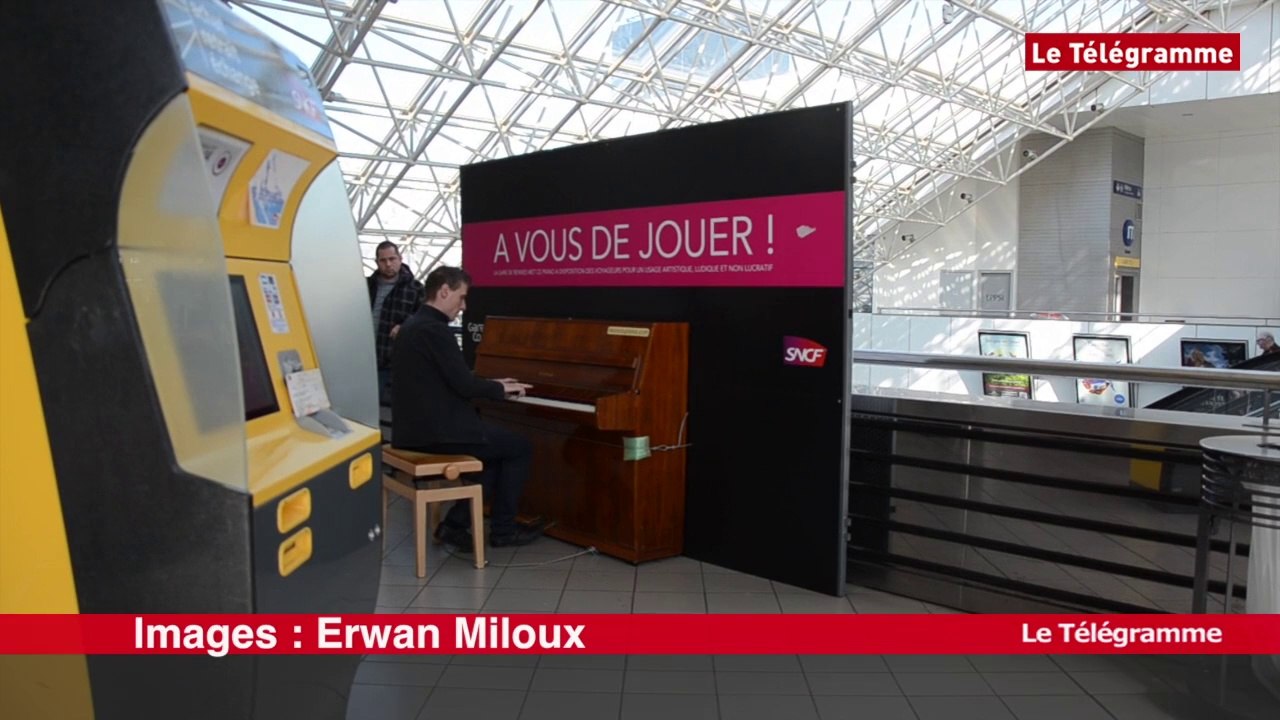 Gare de Rennes. Après un an le piano libre-service fait partie des lieux