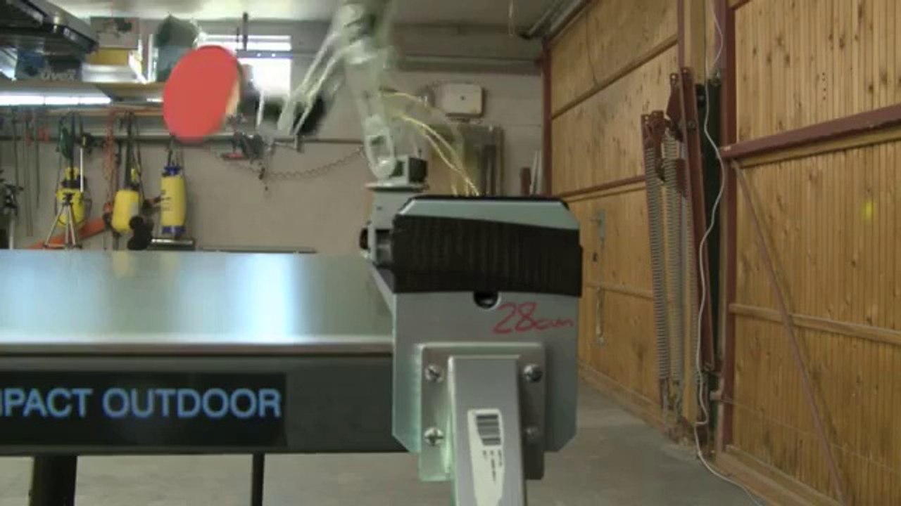 Man vs. Robot : Table tennis