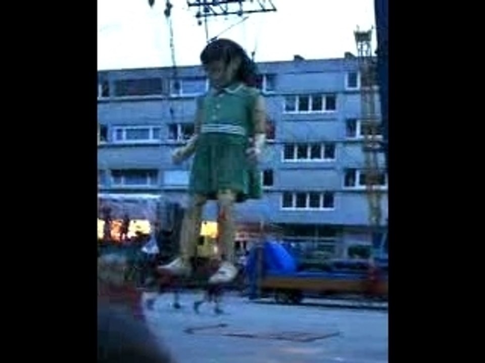 La danse de la petite géante