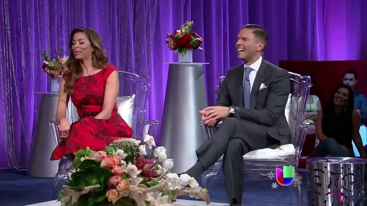 Daniel Arenas le dio la cara a Elizabeth Álvarez después de dar un chisme falso sobre ella
