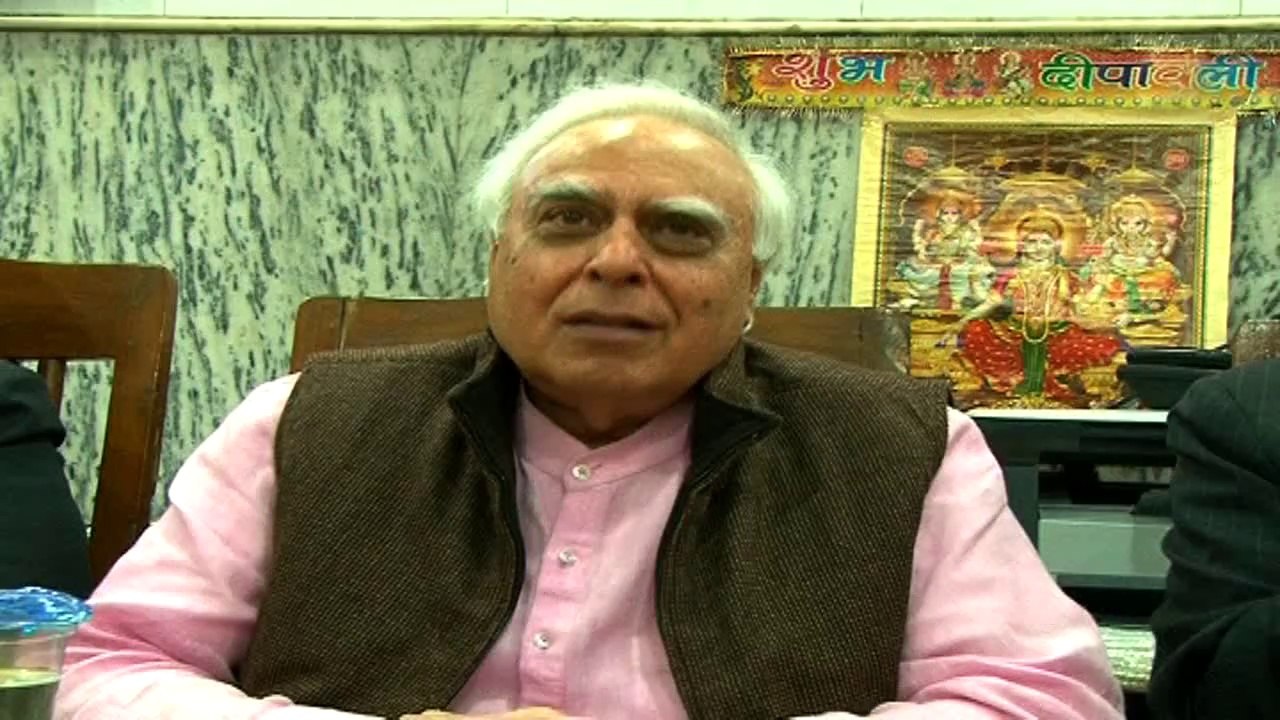 Sibal backs Rahul over RSS remarks