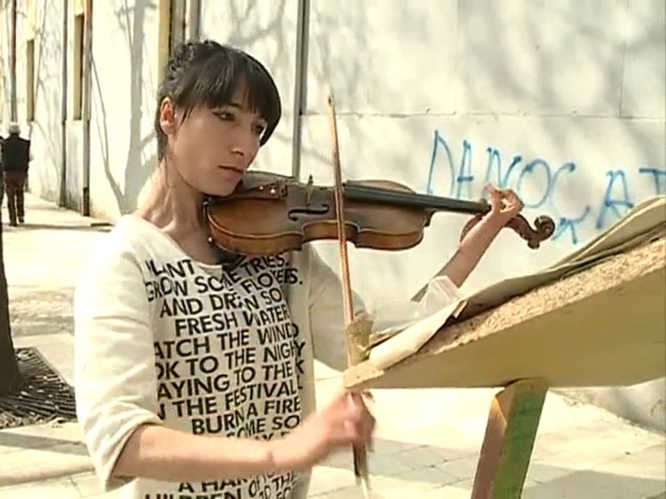 AIDA, VAJZA E VIOLINES