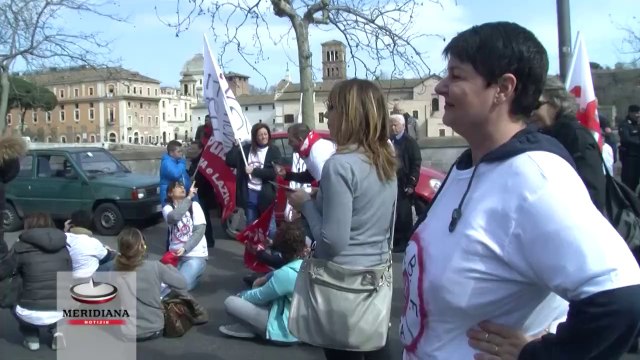 Crisi Fatebenefratelli, corteo blocca lungotevere Ripa: presidio denuncia debiti per 270 mln