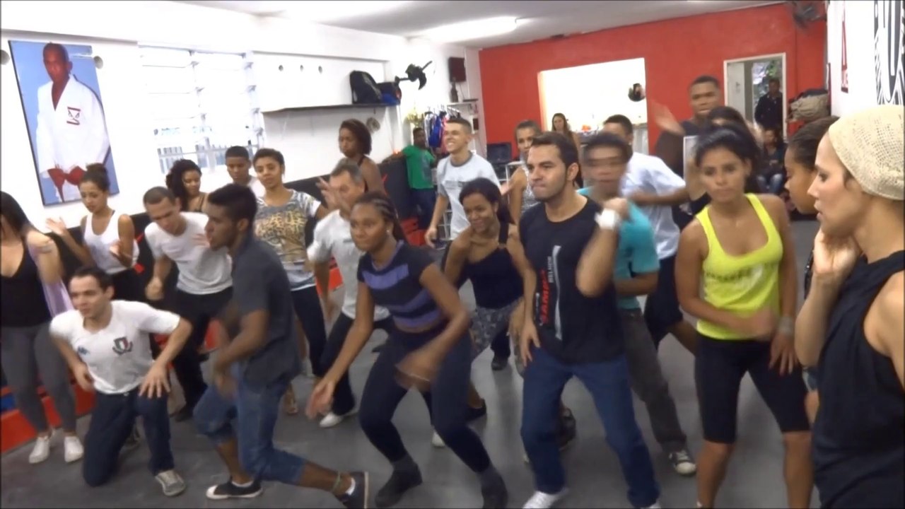 CIA DOM - ensaio da coreografia( SAMBA DE GAFIEIRA) - Vinícius Leão