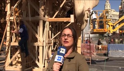 Informe a cámara: Un colosal y trabajado Moisés de 15 metros coronará la falla del Ayuntamiento